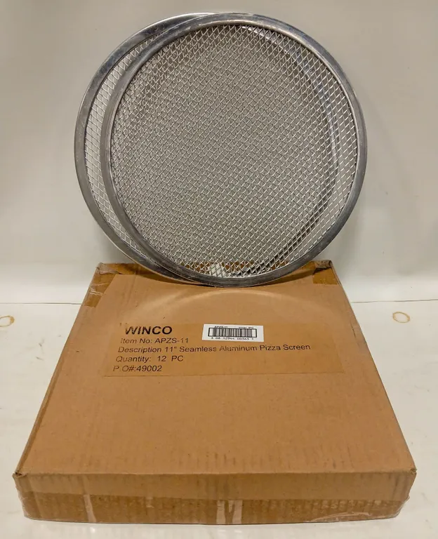 14 NEW WINCO 11" SEAMLESS PIZZA SCREENS
