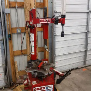 Coats Commercial-Grade, Pneumatic Rim Clamp Tire Changer