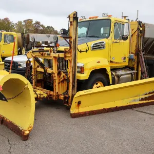 2015 Western Star W4700SF Plow and Spreader Truck/26-40-0560-V