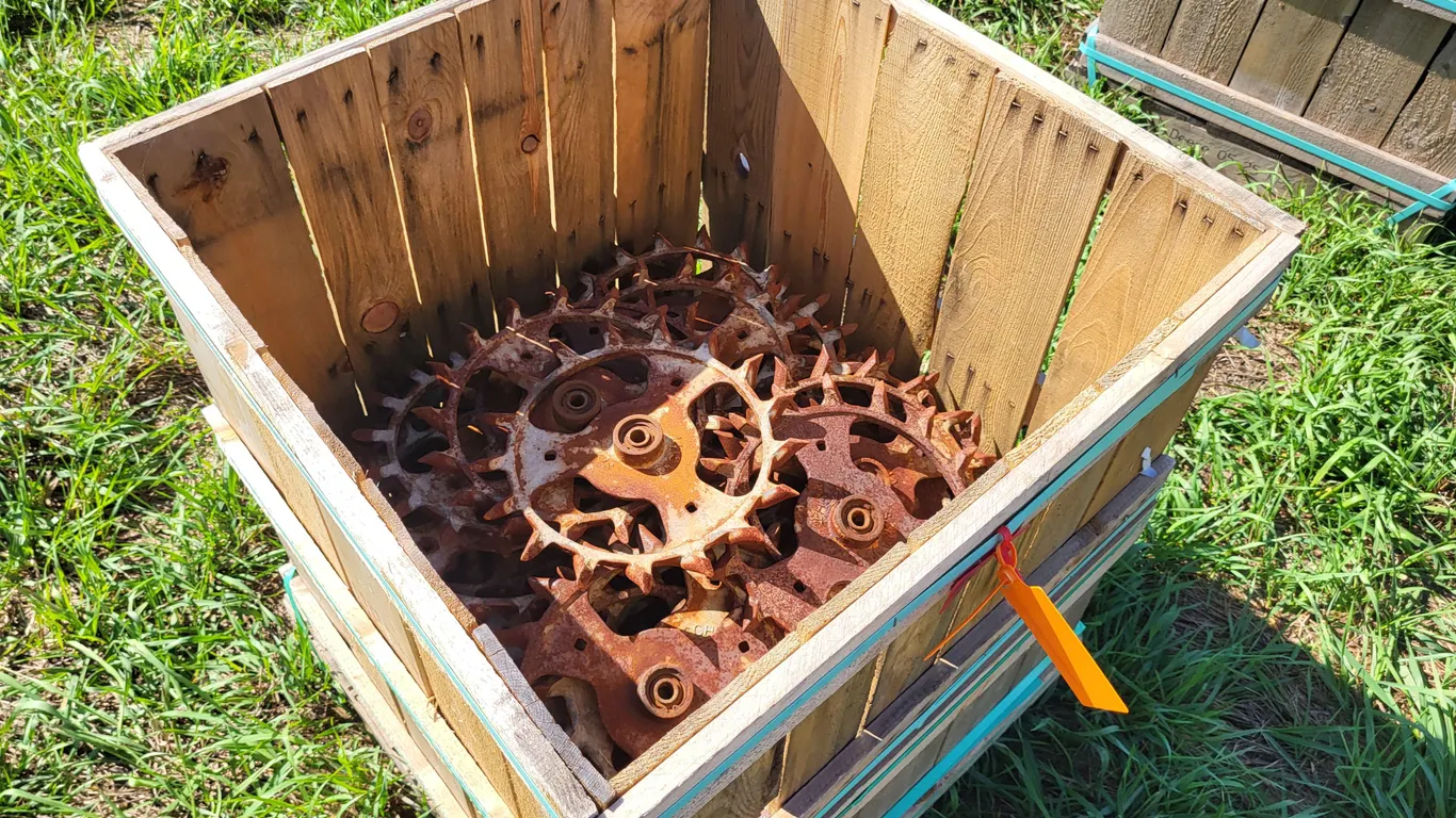 (32) Schaffert MFG Spiked Closing Wheels