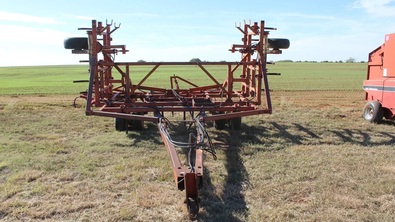 Krause 32' Chisel w/ Spikes