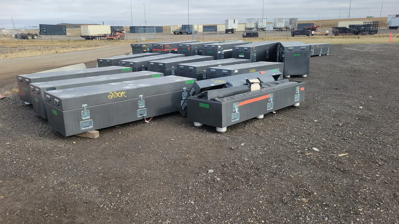 30 metal locking cases