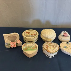 Trinket Boxes & Collectibles