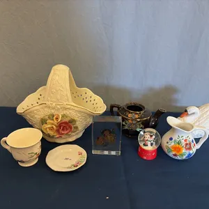 Collectible Figurines & Dishes