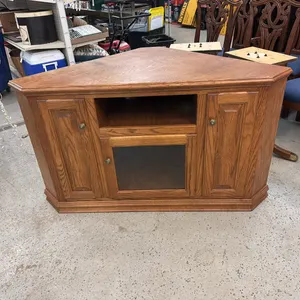 Corner entertainment center