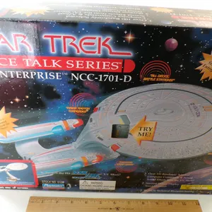 New 1995 Playmates Collector's Edition Star Trek Space Talk Series U.S.S. Enterprise NCC-1701-D Mode