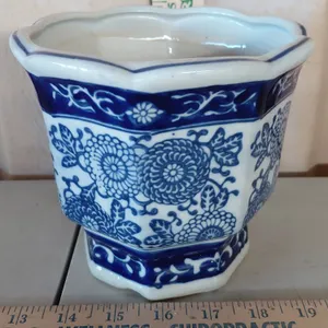 Chinoiserie Style Octagon Blue/White Planter 6"X5.5"