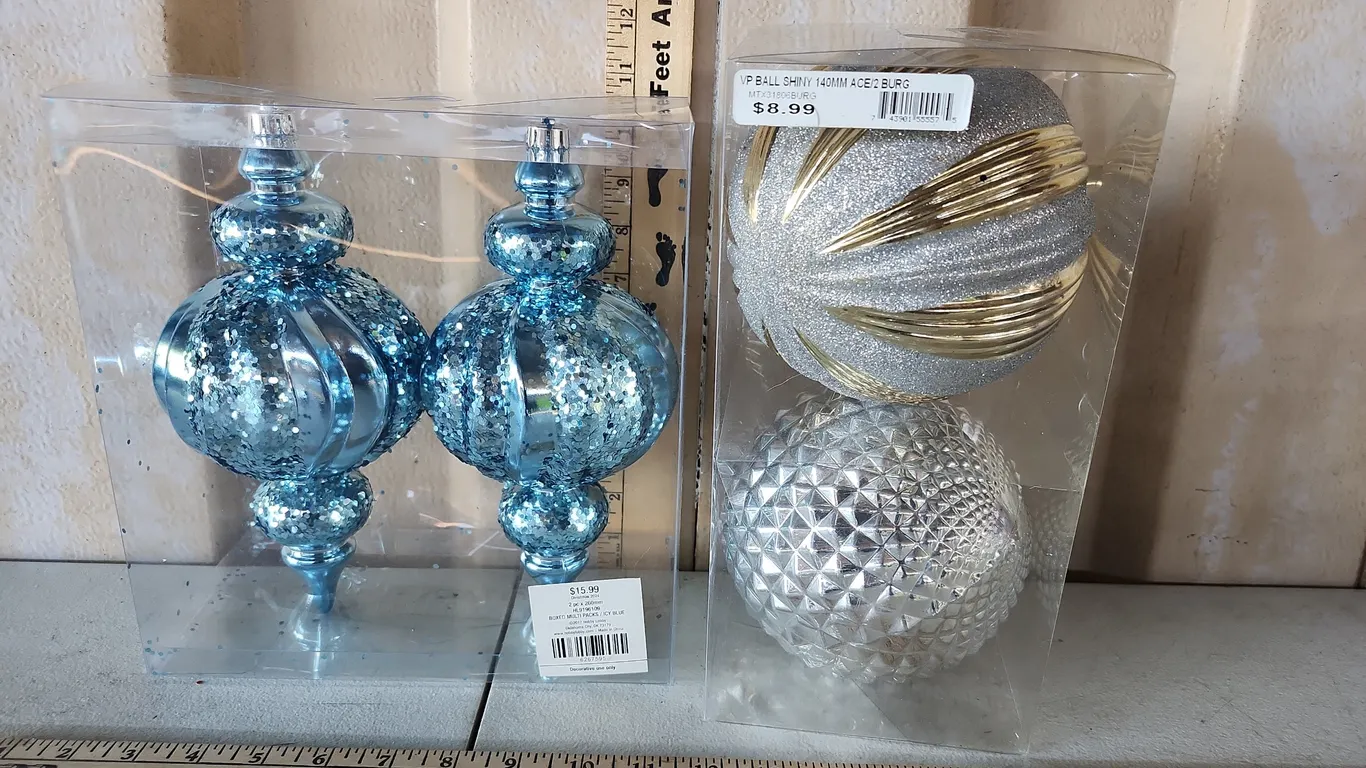 4 Large Ornaments