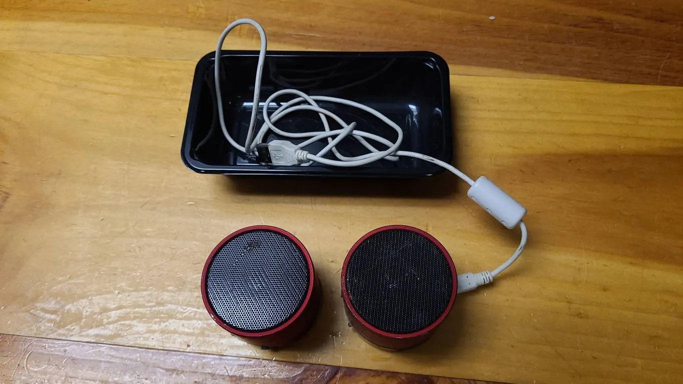 Pair SK-S10 3W Bluetooth MP3 Speakers with USB Cable
