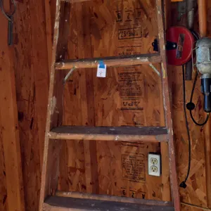 8 ft wooden step ladder