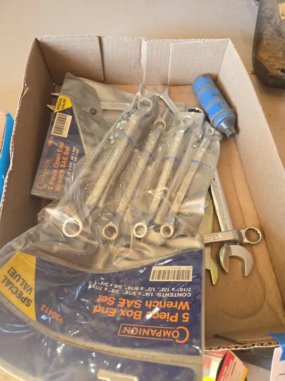 Assorted wrenches