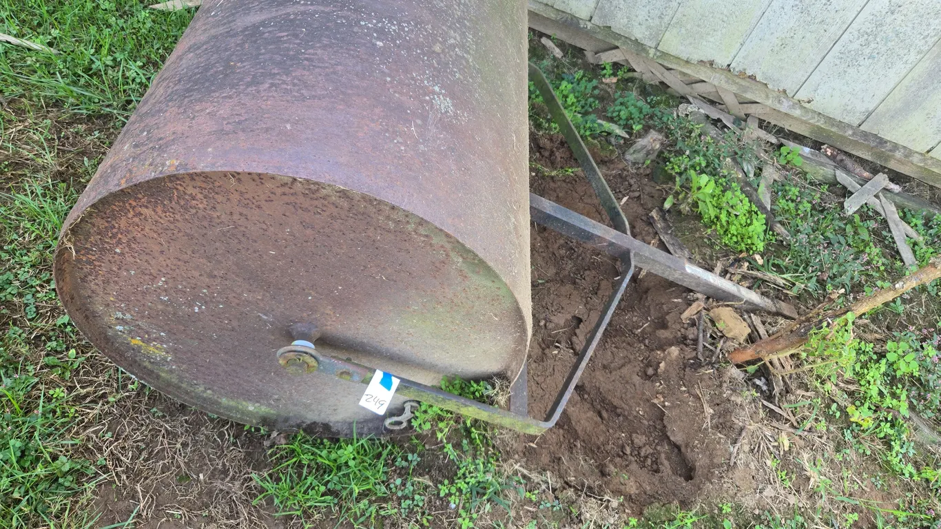 Steel lawn roller
