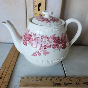 Vintage Wedgwood Etruria England Teapot