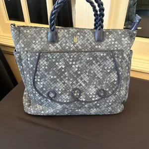 STYLISH & CHIC! ADD A TOUCH OF ELEGANCE TO YOUR