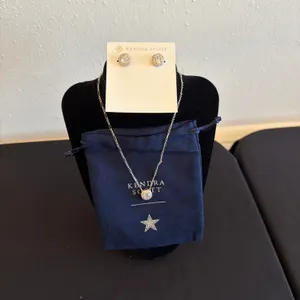 AMERICA’S TEAM MEETS TIMELESS ELEGANCE – DALLAS COWBOYS KENDRA SCOTT