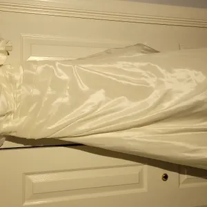 WEDDING DRESS from DAVID’S BRIDAL -size 4 WITH RED/MAROON SASH