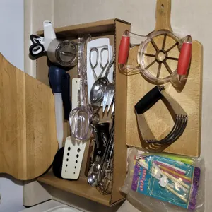 KITCHEN UTENSILS, GADGETS & CUTTING BOARDS