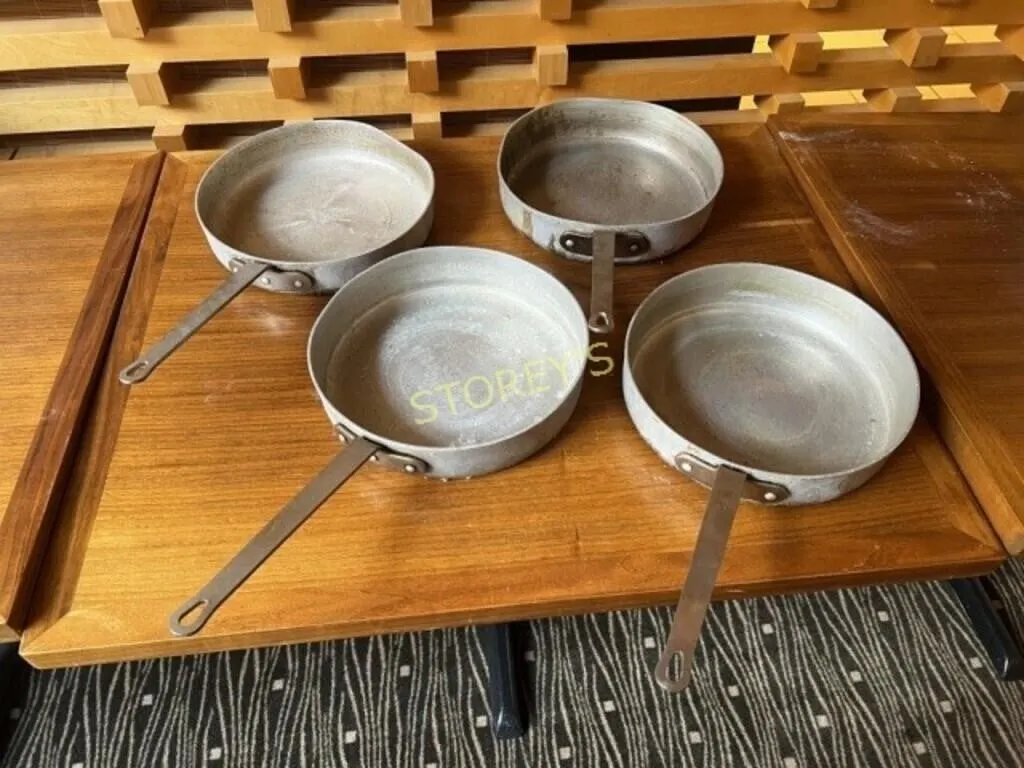 4 Alumin Saut� Pans ~12 x 2