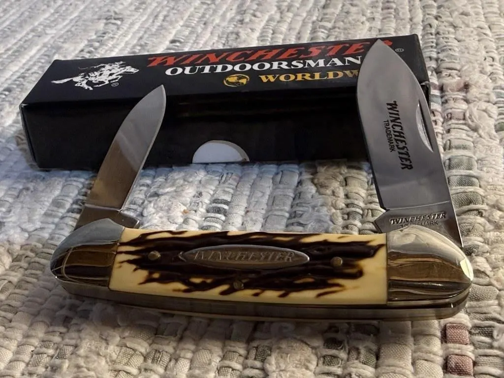 2000s W40 14012B knife