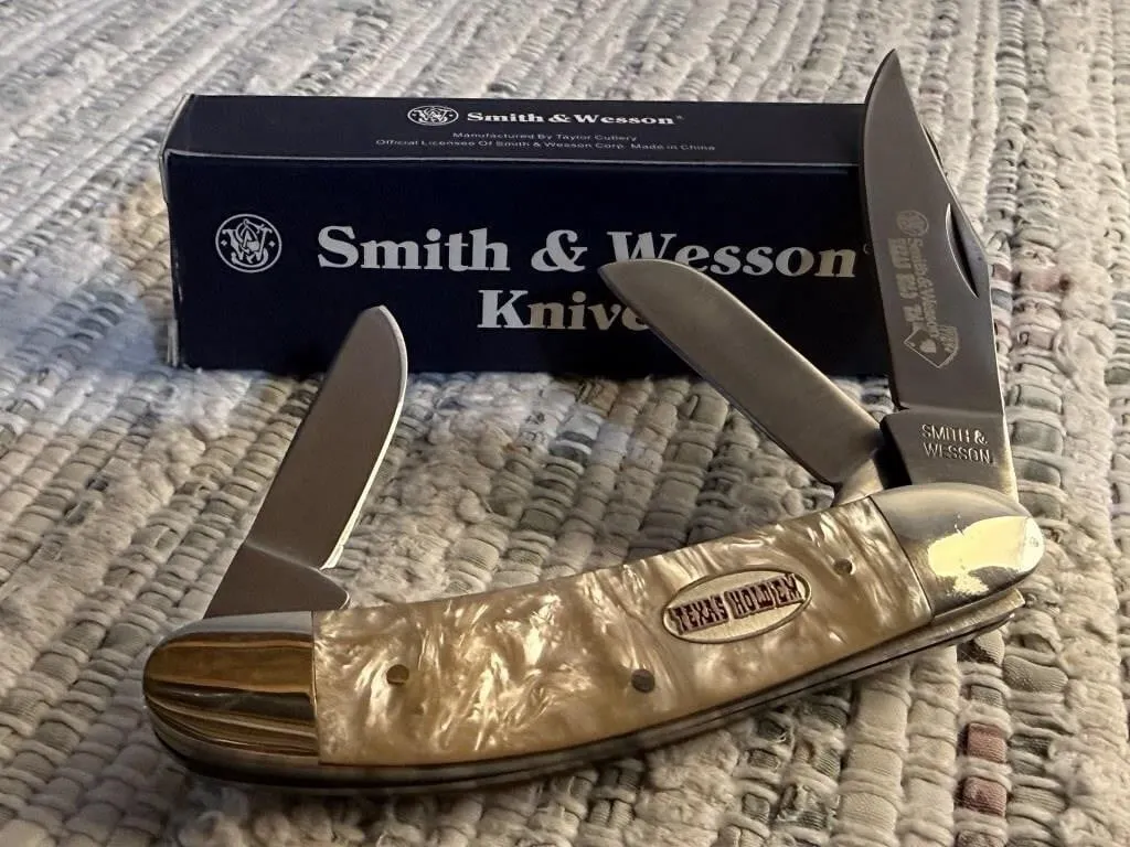 2000s SMITH AND WESSON knife