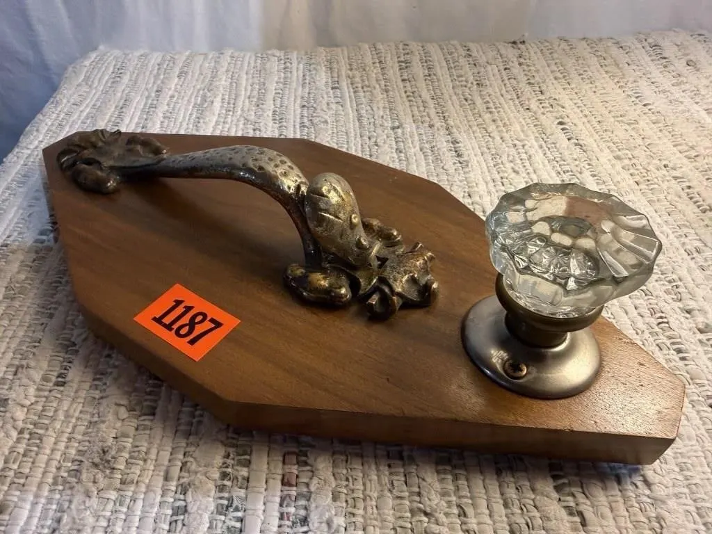 Decorative antique door knob, pull