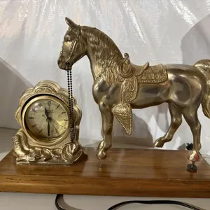 Horse mantle clock