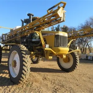 90' Rogator 1254 High Clearance Sprayer