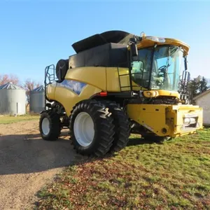 NH CR9060 SP Diesel Combine (Circa 2008)