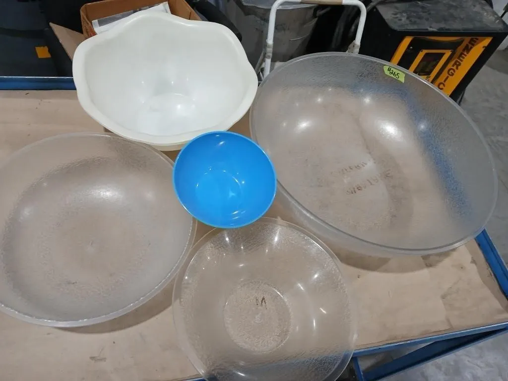 6 assorted bowls