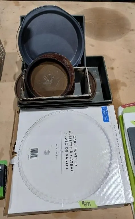 Baking bundle. Cake, Bread, pie pans & 2 Glass