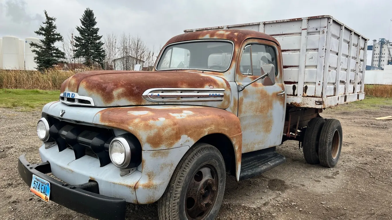 1951 Ford F450 1T single axle