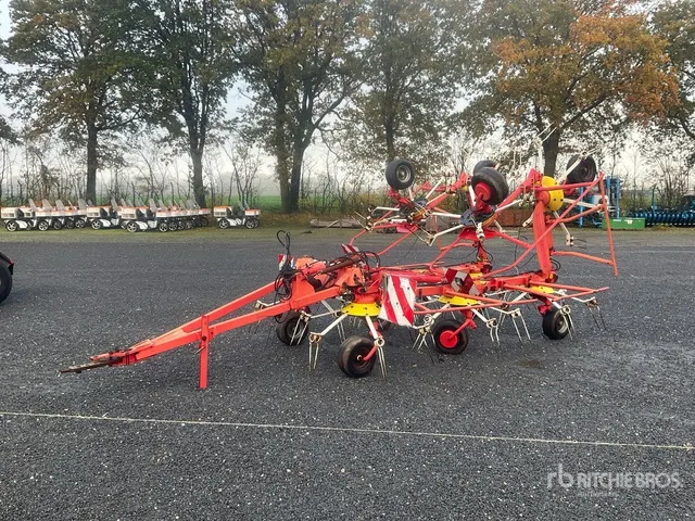 Poettinger EuroHit 130A Hay Tedder