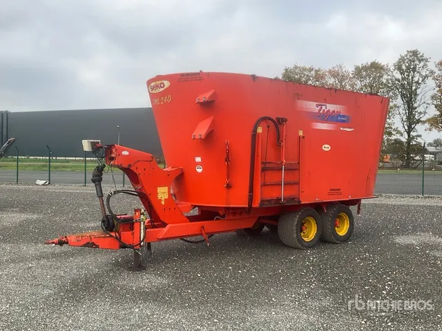 2008 Seko VML 240 Tiger T/A Pull-Type Feed Mixer