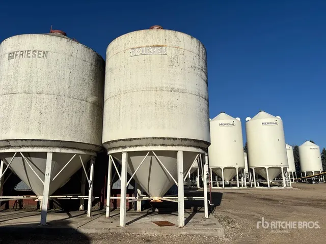 Friesen +/- 75 ton 3 Ring Fertilizer Hopper Grain Bin