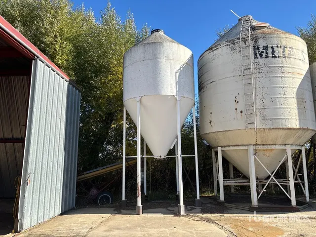 Reimer +/- 500 bu 2 Ring Hopper Grain Bin