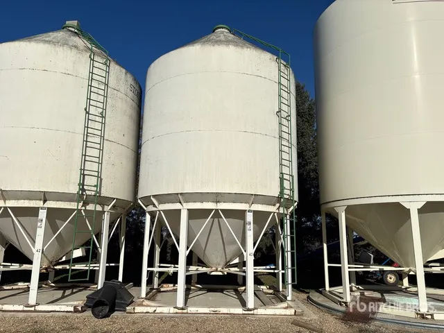 Stor-King +/- 2500 bu 3 Ring Smooth Wall Hopper Grain Bin