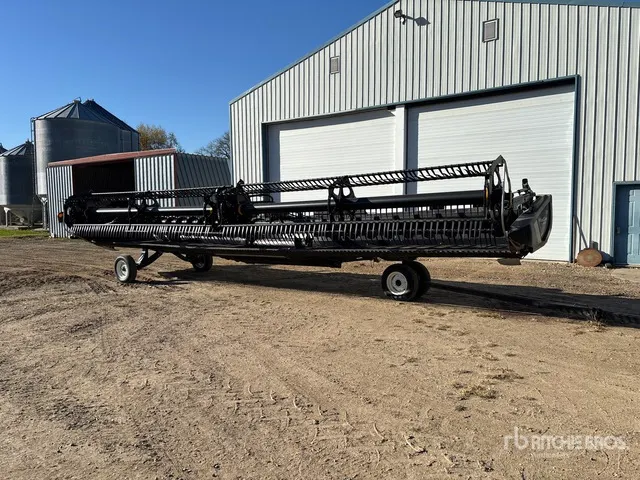 MacDon FD135 35 ft Flex Draper Combine Header