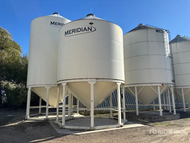 Meridian +/- 2500 bu 3 Ring Smooth Wall Hopper Grain Bin
