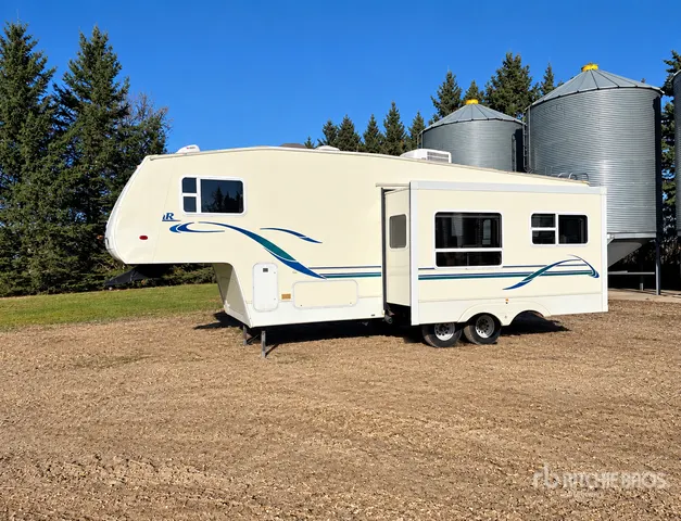 Keystone 28 ft T/A Travel Trailer