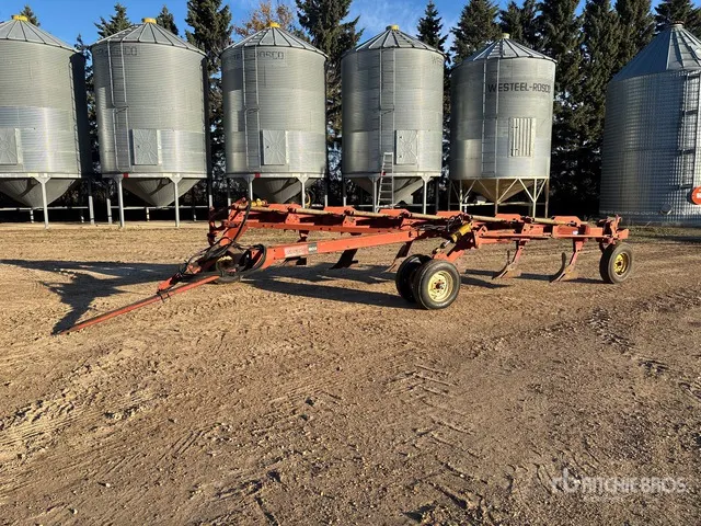 Melroe 903 10 in 6 Bottom Breaking Plow