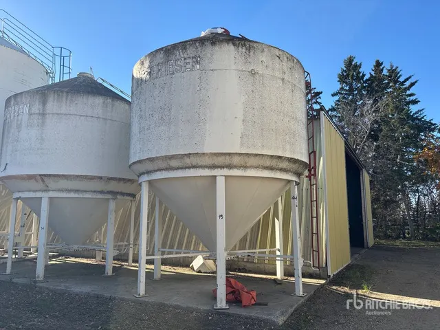 Friesen +/- 65 ton 2 Ring Fertilizer Hopper Grain Bin