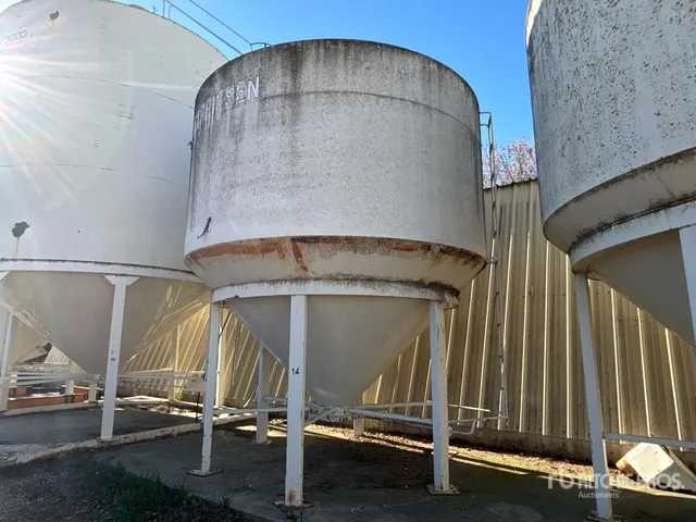 Friesen +/- 65 ton 2 Ring Fertilizer Hopper Grain Bin