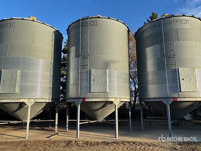 Westeel Roscoe +/- 2100 bu 6 Ring Hopper Grain Bin
