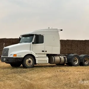 2003 Volvo VNL 6x4 T/A Sleeper Truck Tractor