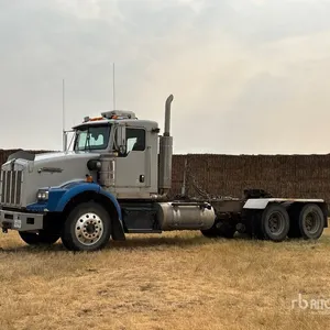 2005 Kenworth T800 6x4 T/A Day Cab Truck Tractor