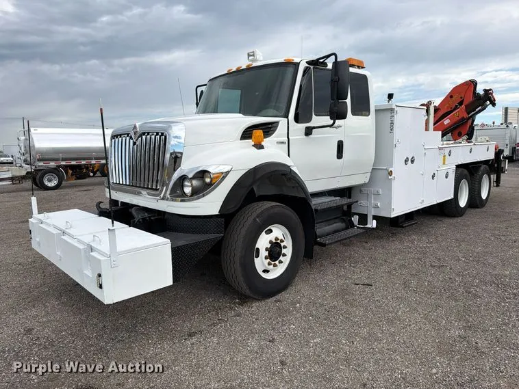 2011 International WorkStar 7400 crane truck