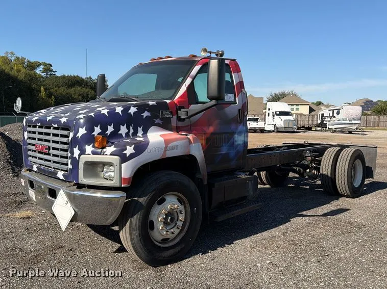 2007 GMC C7500 truck cab and chassis