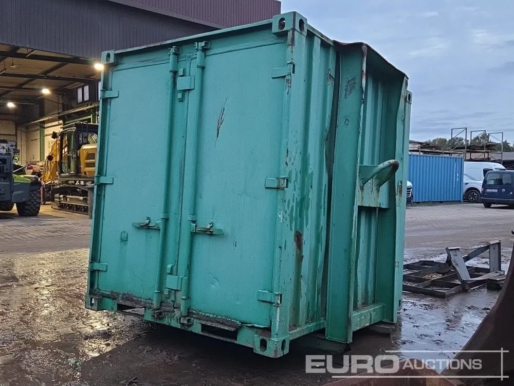 Hook Container cw Fuel Tanks