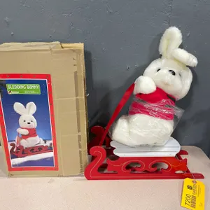 Christmas Sledding Bunny (T3)
