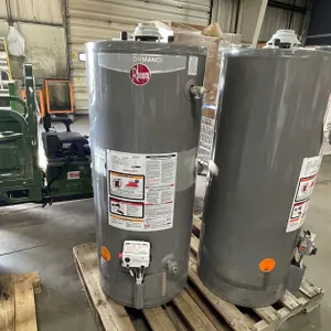 Rheem 40 Gallon Gas Water Heater (D)